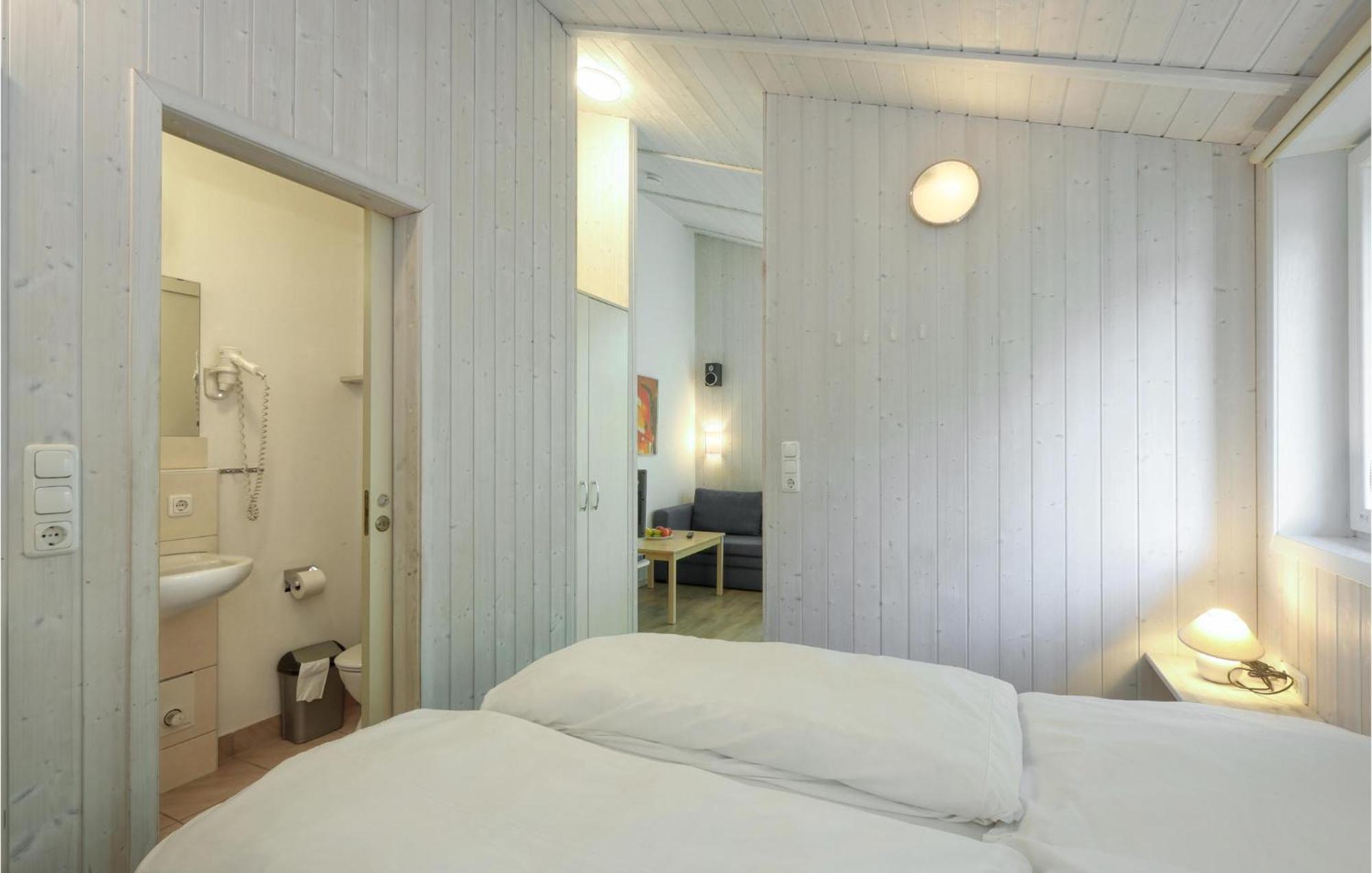 Schmugglerstieg 13a - Dorf 5 *